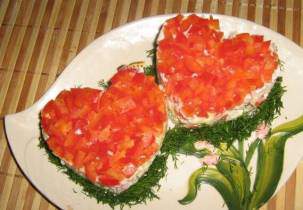 Салат-валентинка с мясом краба