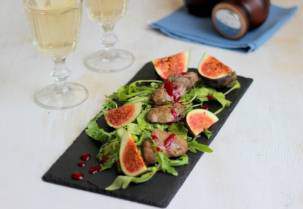 Теплый салат из куриной печени