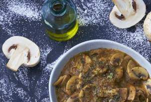 Пряный грибной соус для салата