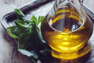 Чесночное масло с базиликом