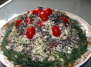 Салат с блинами и мясом