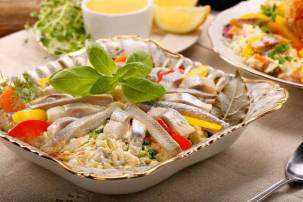 Салат из сельди с овощами