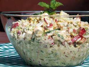 Салат из пекинской капусты с сыром моцарелла