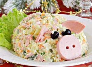 Новогодний салат «Оливье» в виде поросенка