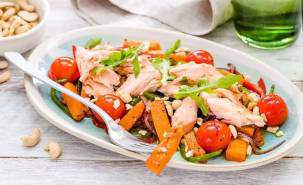 Салат из копченой горбуши с тыквой