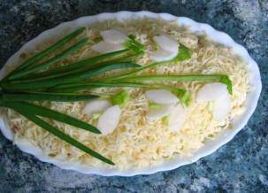 Салат «Подснежники на весенней поляне»