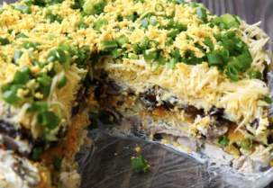 Салат «Осенний лес» с мясом и грибами